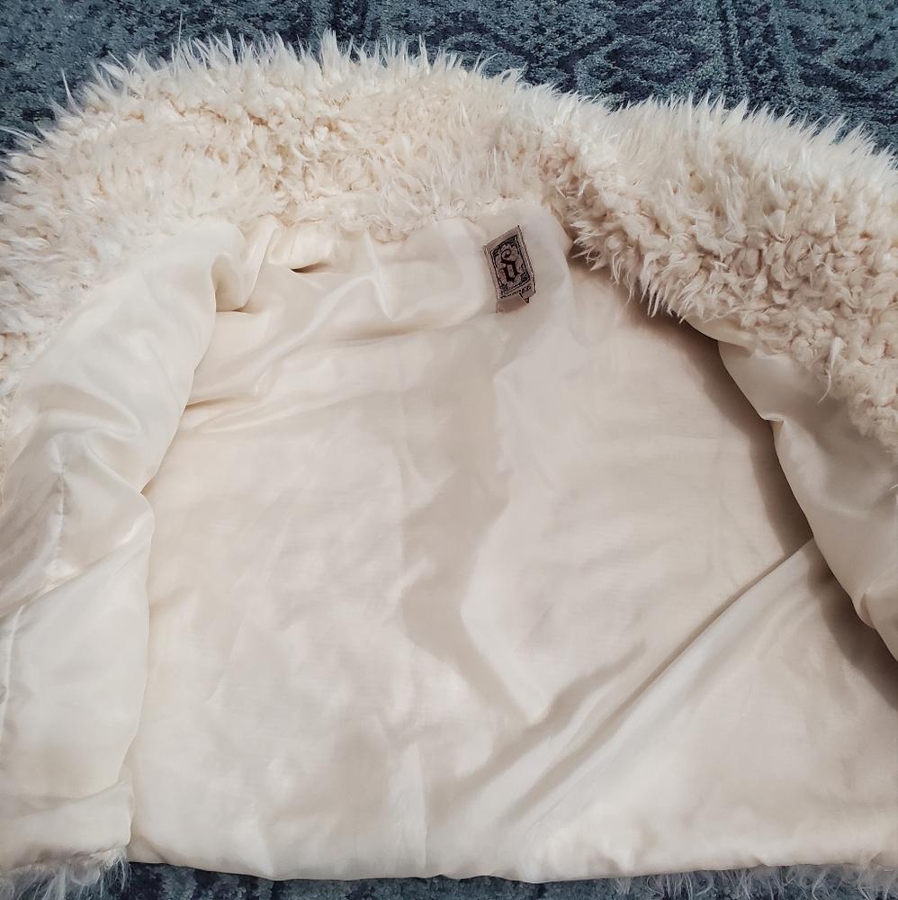 Decree Faux Fur Long Sleeve Cream Jacket - Picture 4 of 12